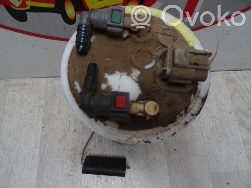 Bomba interna de combustible   172021477R,172021477R