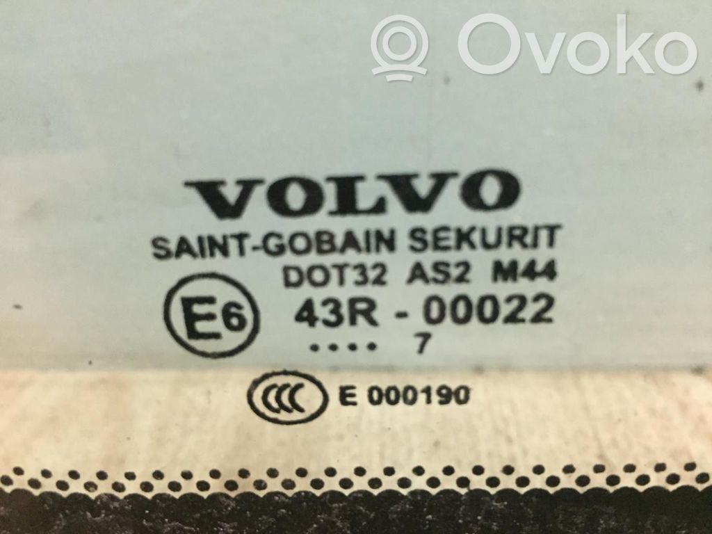 Volvo V50 Rear side window 