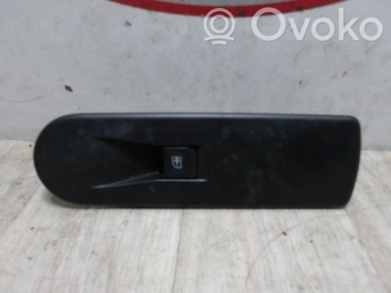 Renault Clio IV Interrupteur commade lève-vitre 