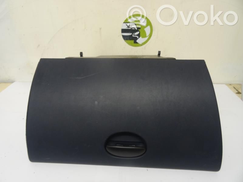 Handschuhfach   8218K7,8218K7