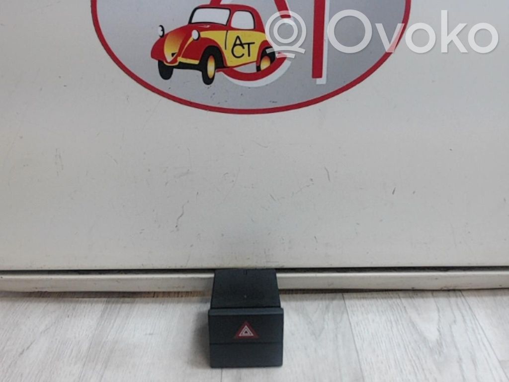 Opel Meriva A Hazard light switch 