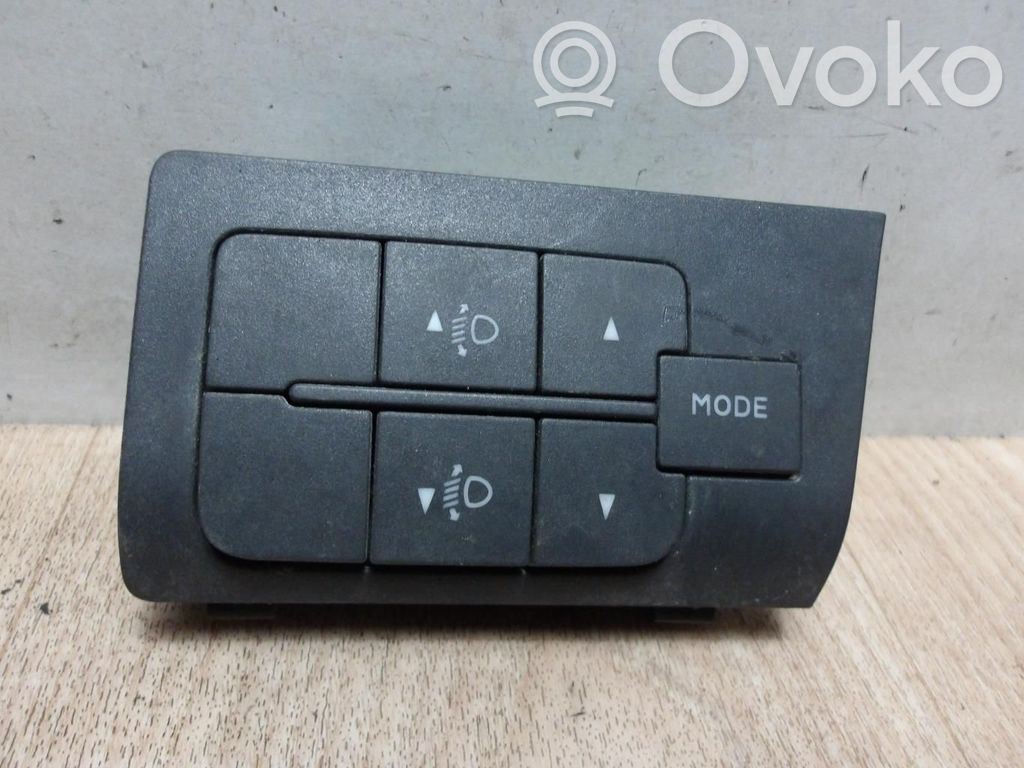 Headlight level height control switch   7354213530,7354213530