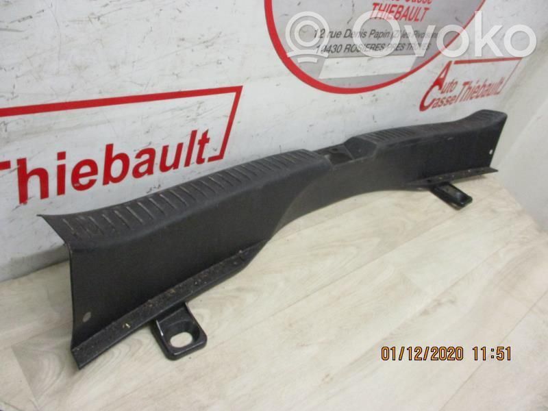 Mazda 5 Tailgate/boot cover trim set 