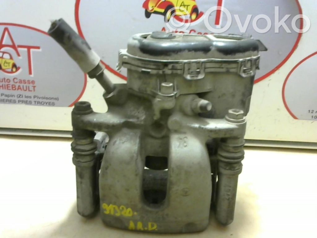 Mercedes-Benz A W176 Pinza del freno posteriore 