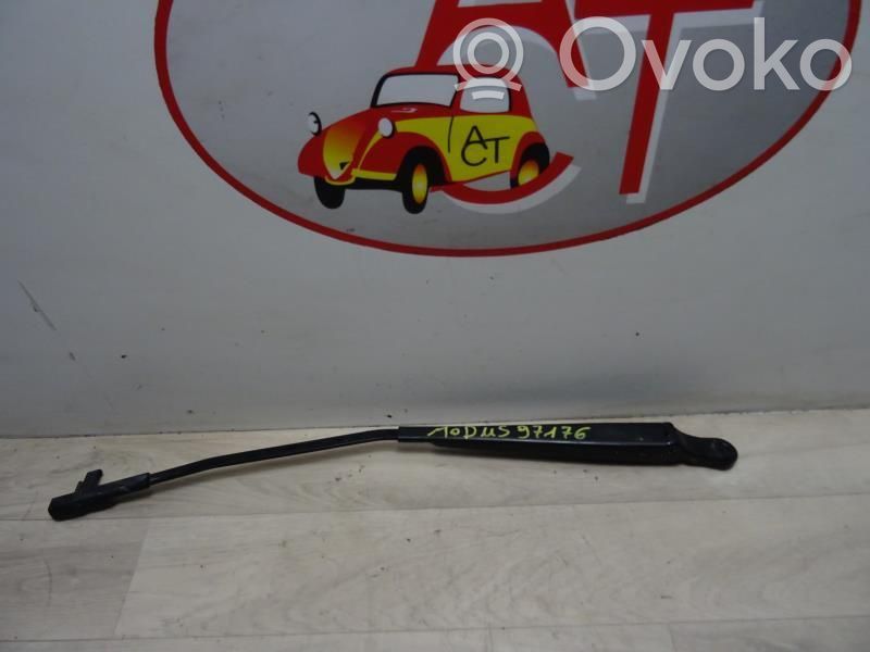 Brazo del limpiaparabrisas delantero   7701057640,7701057640