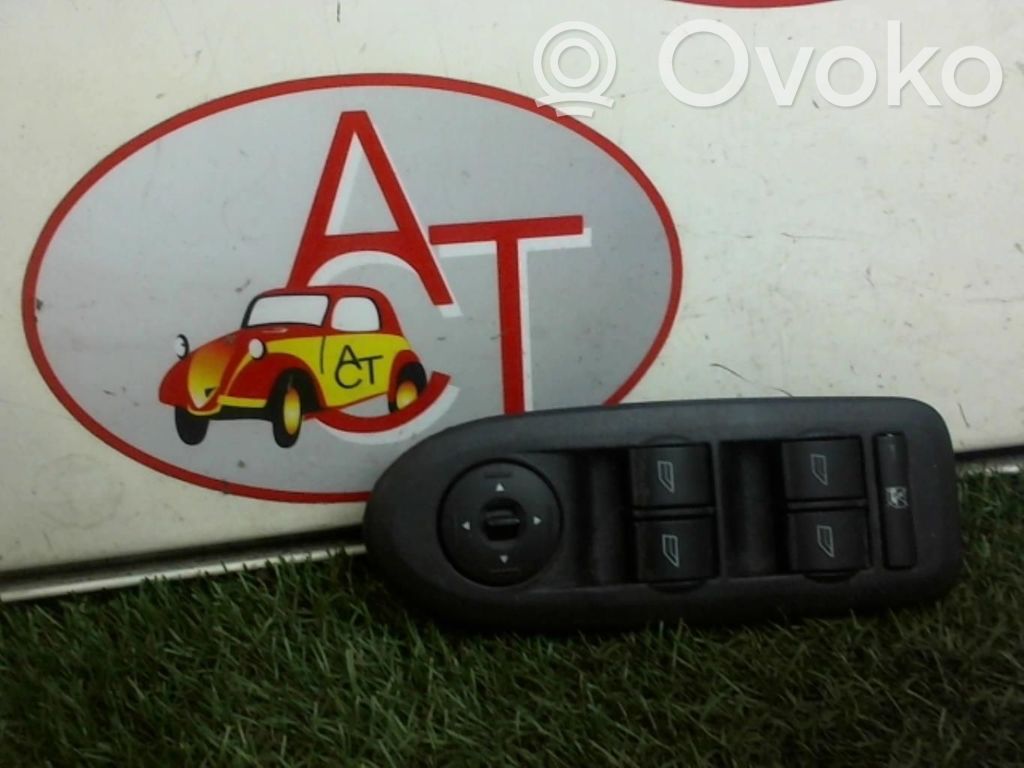 Ford C-MAX I Electric window control switch 