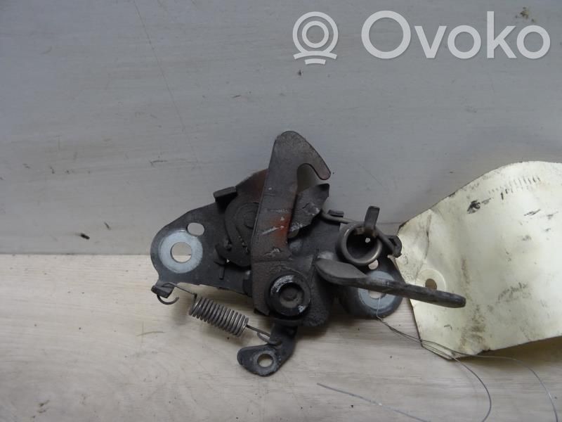 Peugeot 206 Serrure de capot