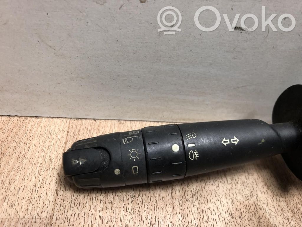 Peugeot 607 Steering wheel buttons/switches 