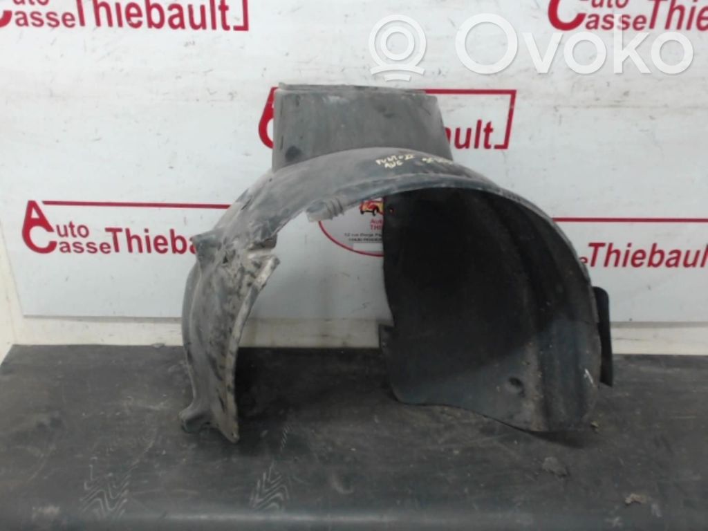Fiat Punto (188) Pare-boue passage de roue avant