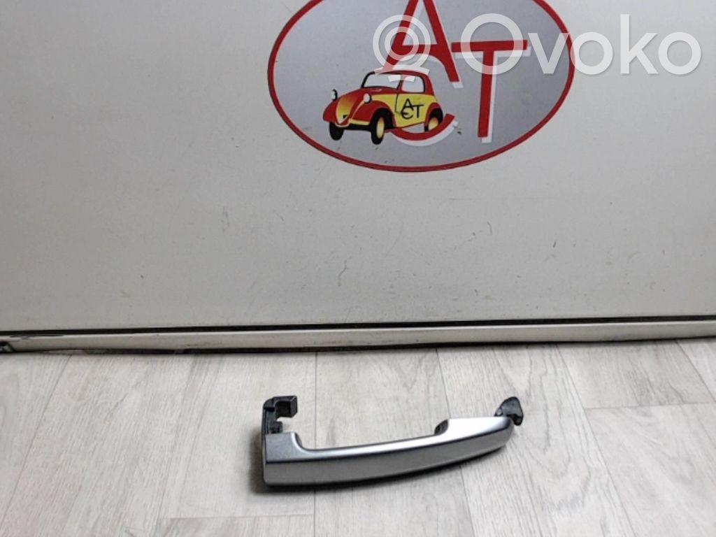 Suzuki Swift I Manecilla externa puerta trasera 