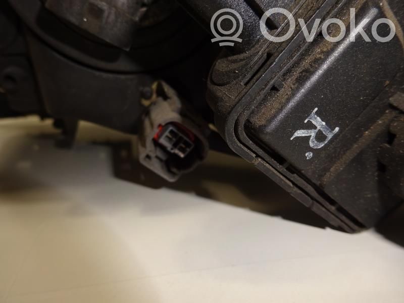 Mazda 5 Headlight lense 
