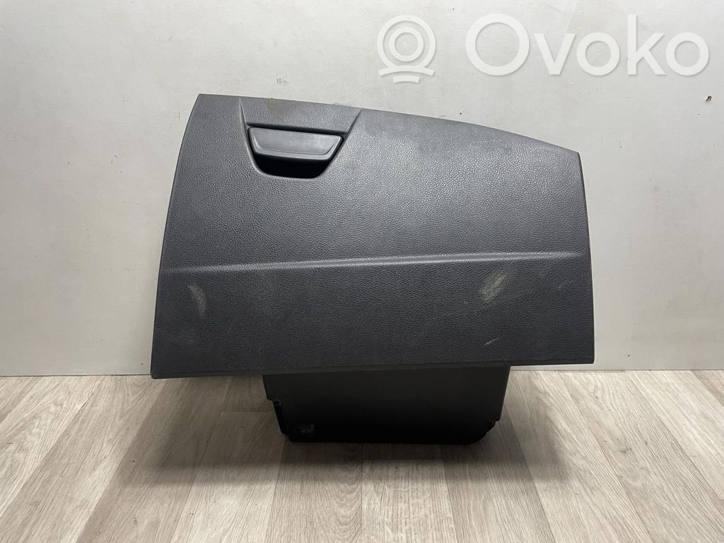 Ford Focus C-MAX Glove box 