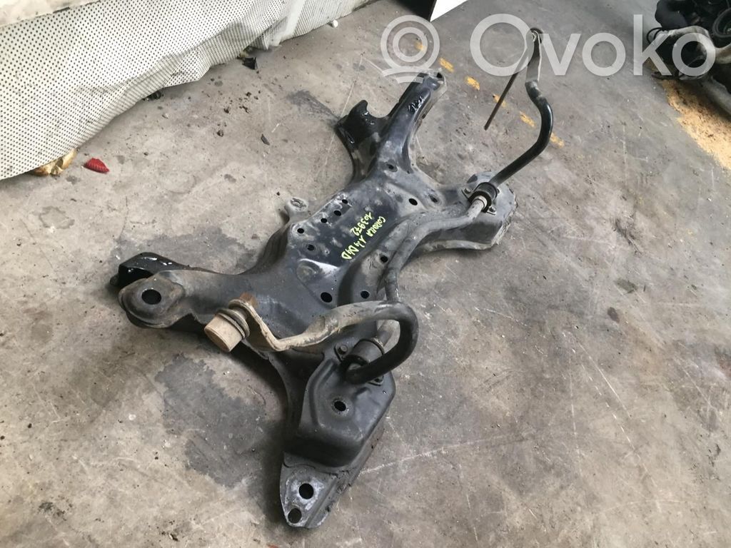 Toyota Corolla E120 E130 Priekinis traversas 