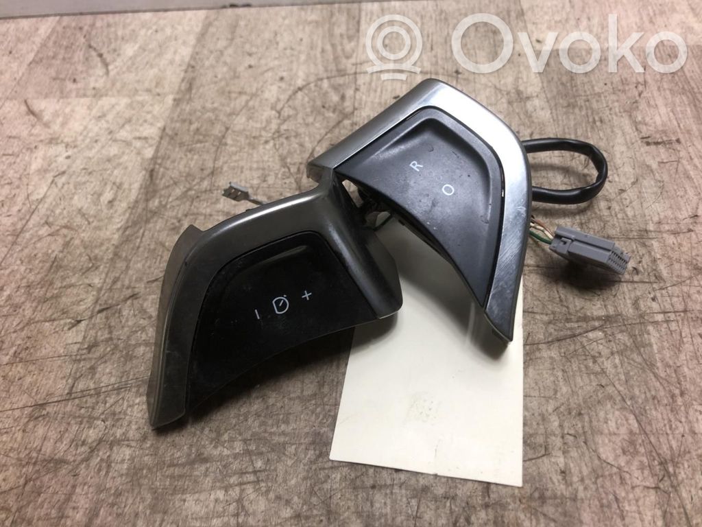 Renault Koleos I Cruise control switch 