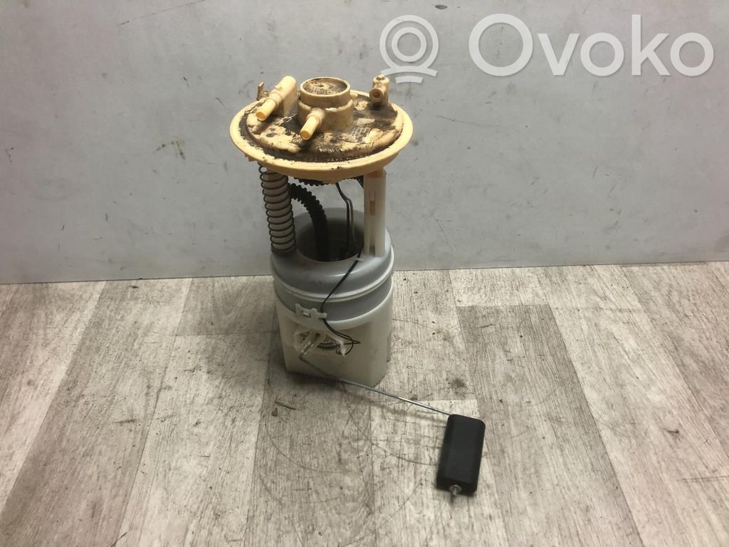 Mitsubishi Colt Bomba interna de combustible 