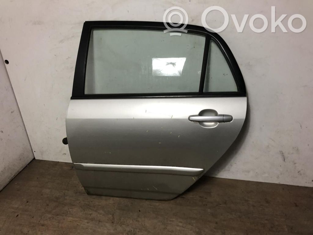 Toyota Corolla E120 E130 Galinės durys 