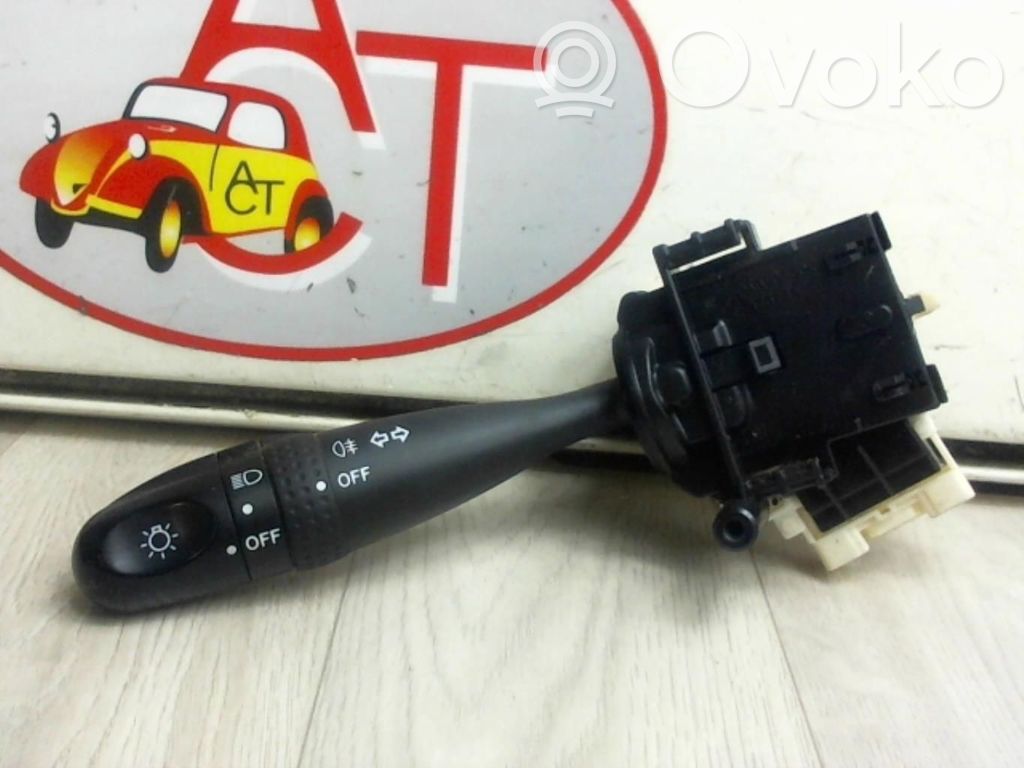 Suzuki Grand Vitara II Butoane/comutatoare pe volan 