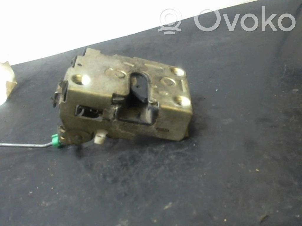 Renault Clio I Front door lock 