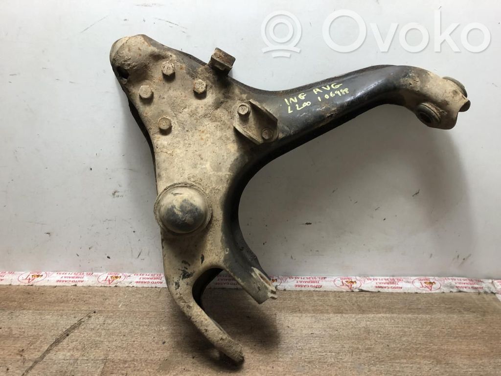 Mitsubishi L200 Querlenker Achsschenkel vorne