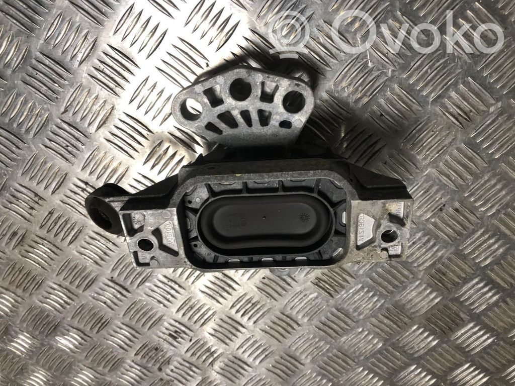 Opel Insignia A Engine mount bracket 