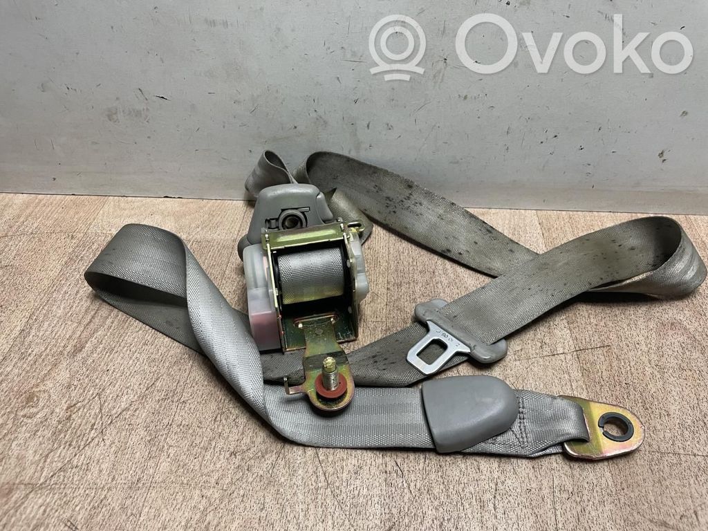 Hyundai Trajet Cinturón trasero 