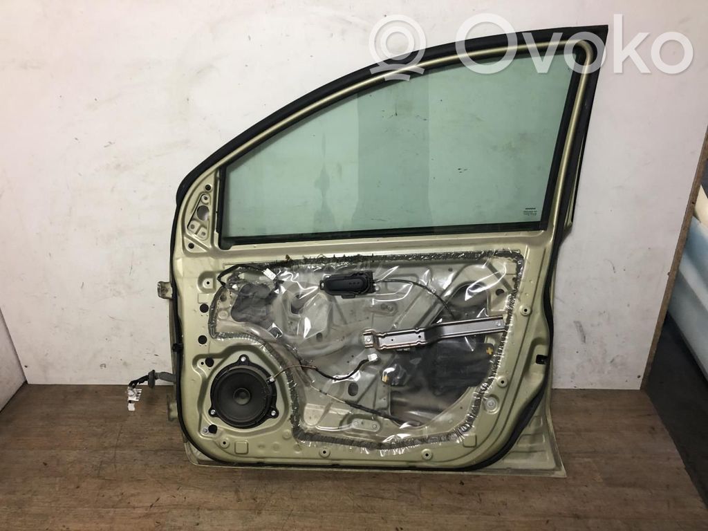 Nissan Note (E11) Дверь 