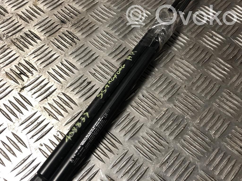 SsangYong Korando Tailgate/trunk strut/damper 