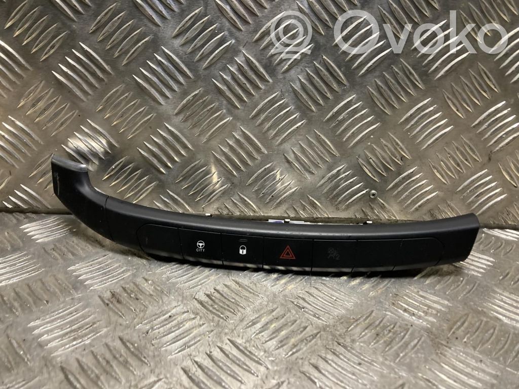 Fiat Tipo Przycisk świateł awaryjnych 
