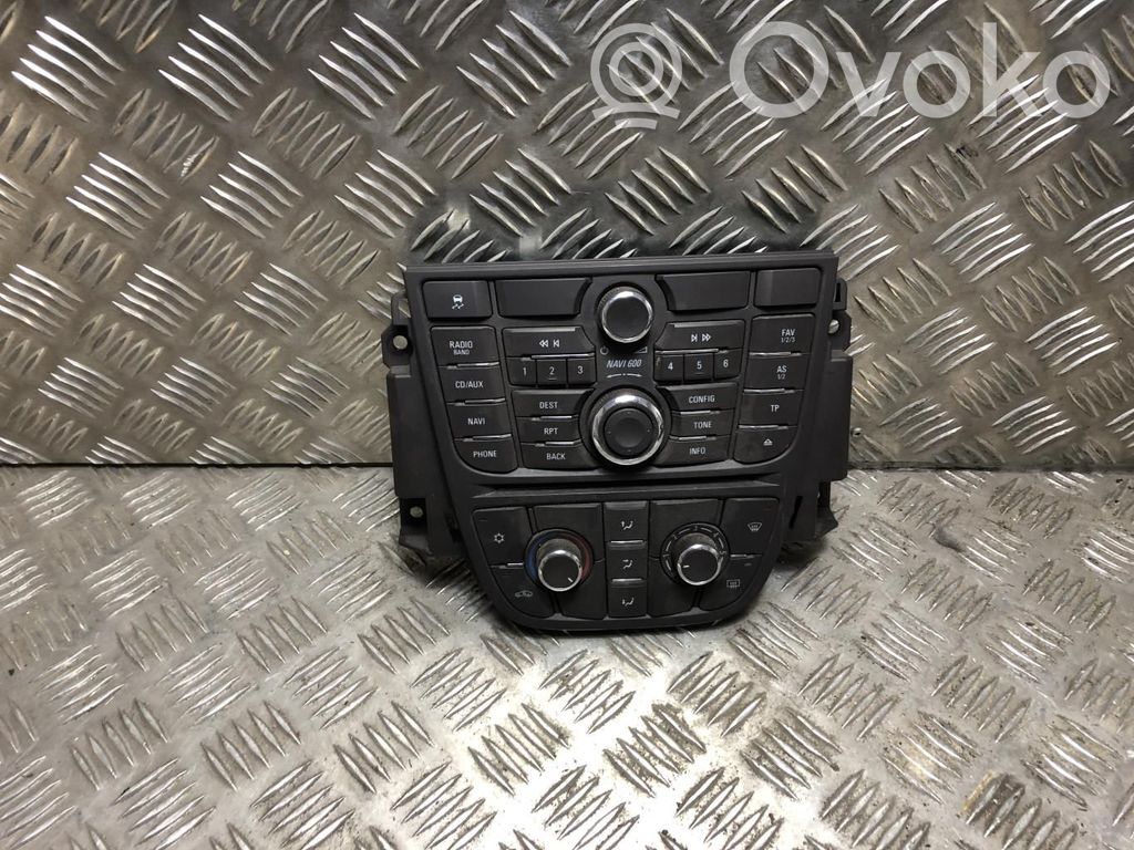 Opel Meriva B Dashboard center trim panel 