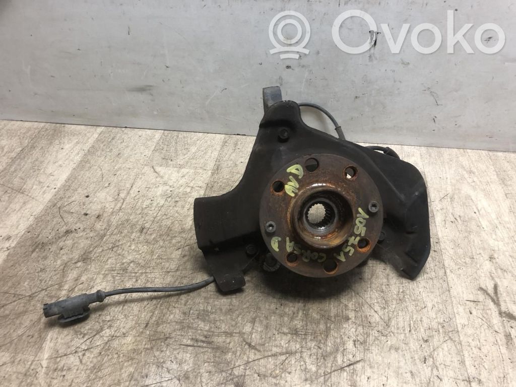 Opel Corsa D Zwrotnica koła przedniego
