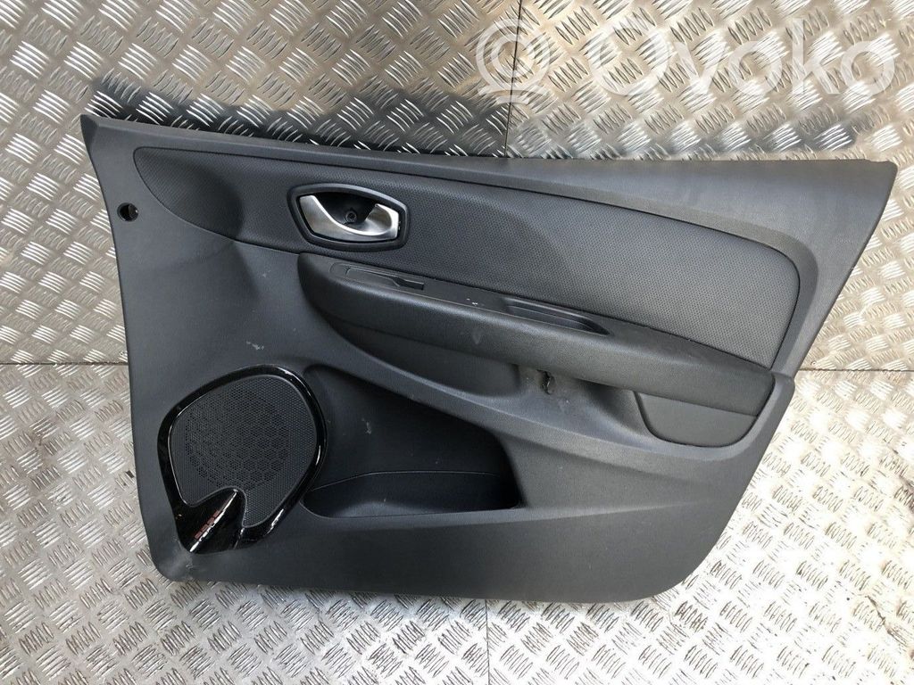 Renault Clio IV Apmušimas priekinių durų (obšifke) 