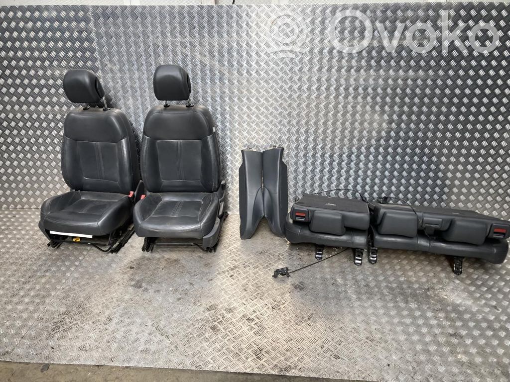Peugeot Partner III Juego interior 