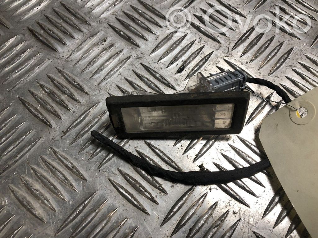 Éclairage de plaque d'immatriculation