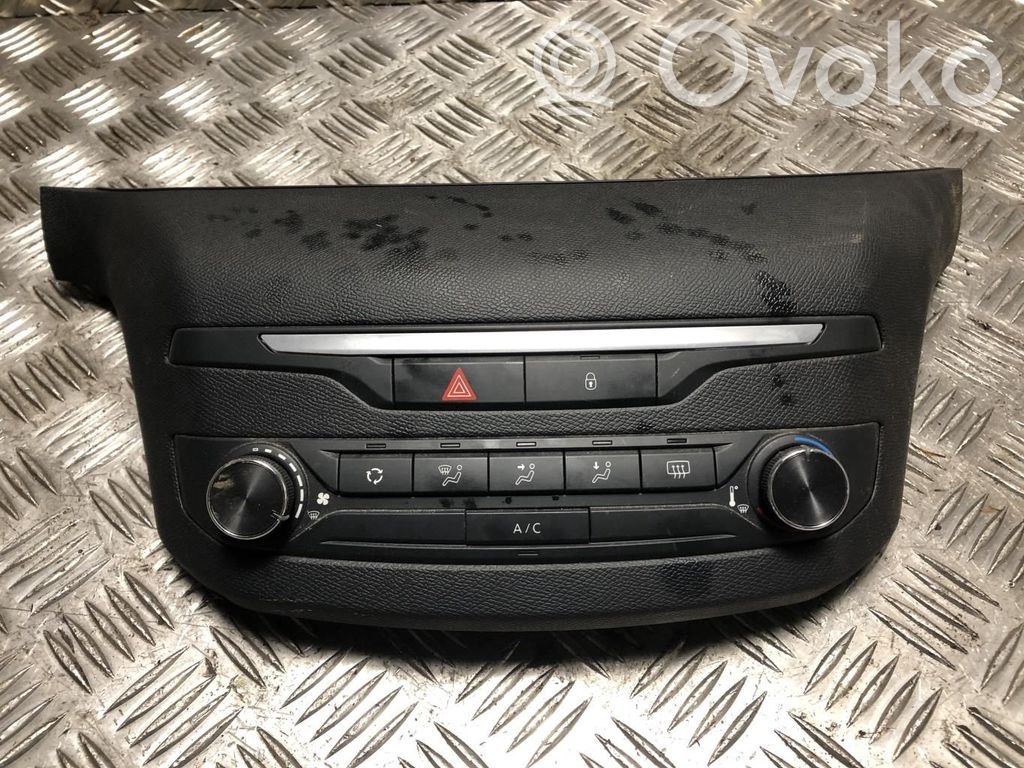 Peugeot 5008 II Climate control unit 