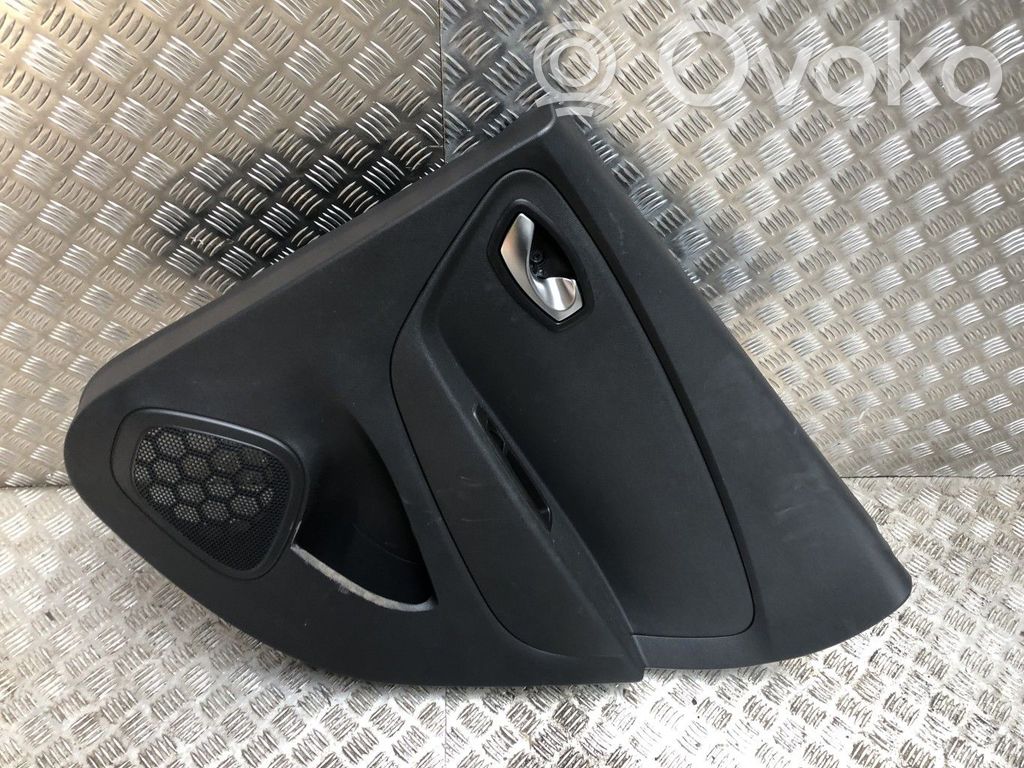 Renault Captur Galinė apdailos juosta 
