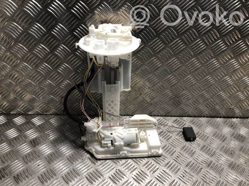 Toyota Yaris XP210 Pompe à carburant 