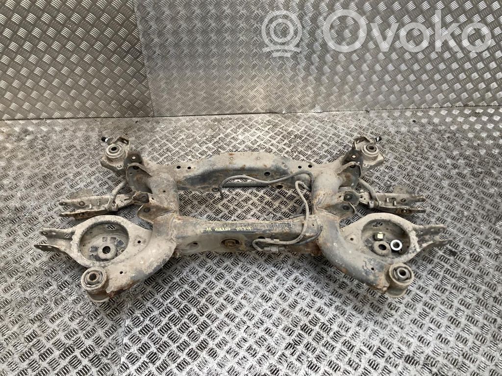 Taka-akselin palkki   55400CC00A,55400CC00A