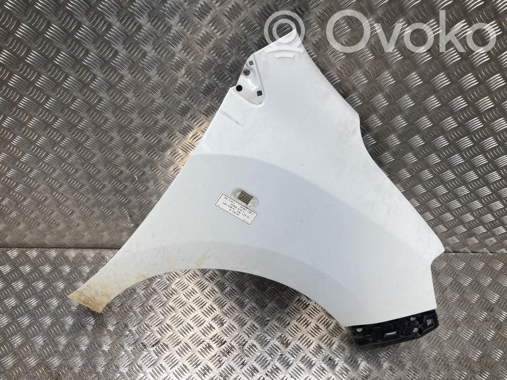 Błotnik przedni   631003526R,631003526R