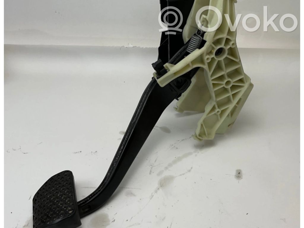 Brake pedal   6791900,4010403B