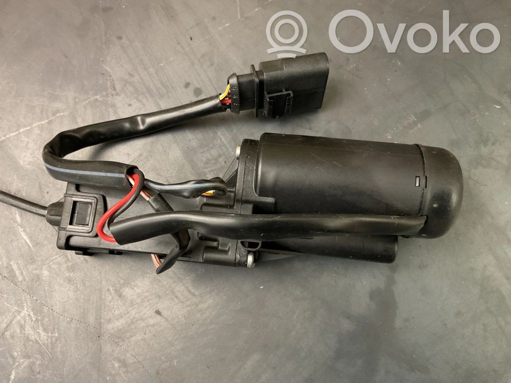 Audi A8 S8 D3 4E Aizmugurējā pārsega slēdzene 