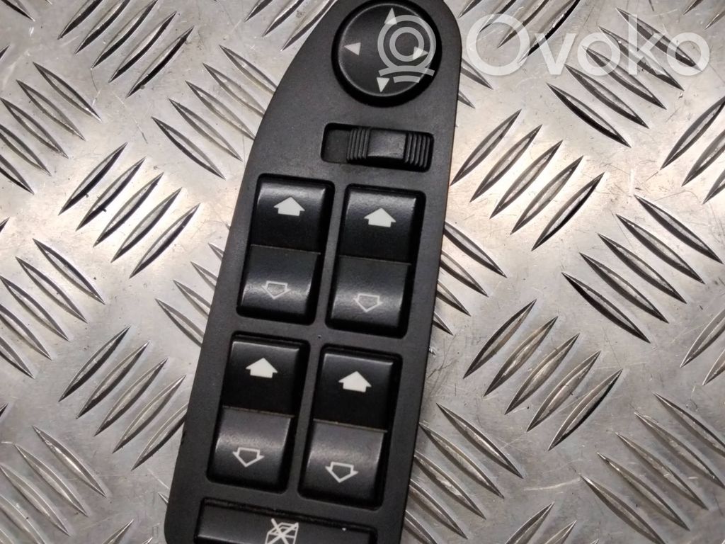 BMW 5 E39 Interruttore di controllo dell’alzacristalli elettrico 