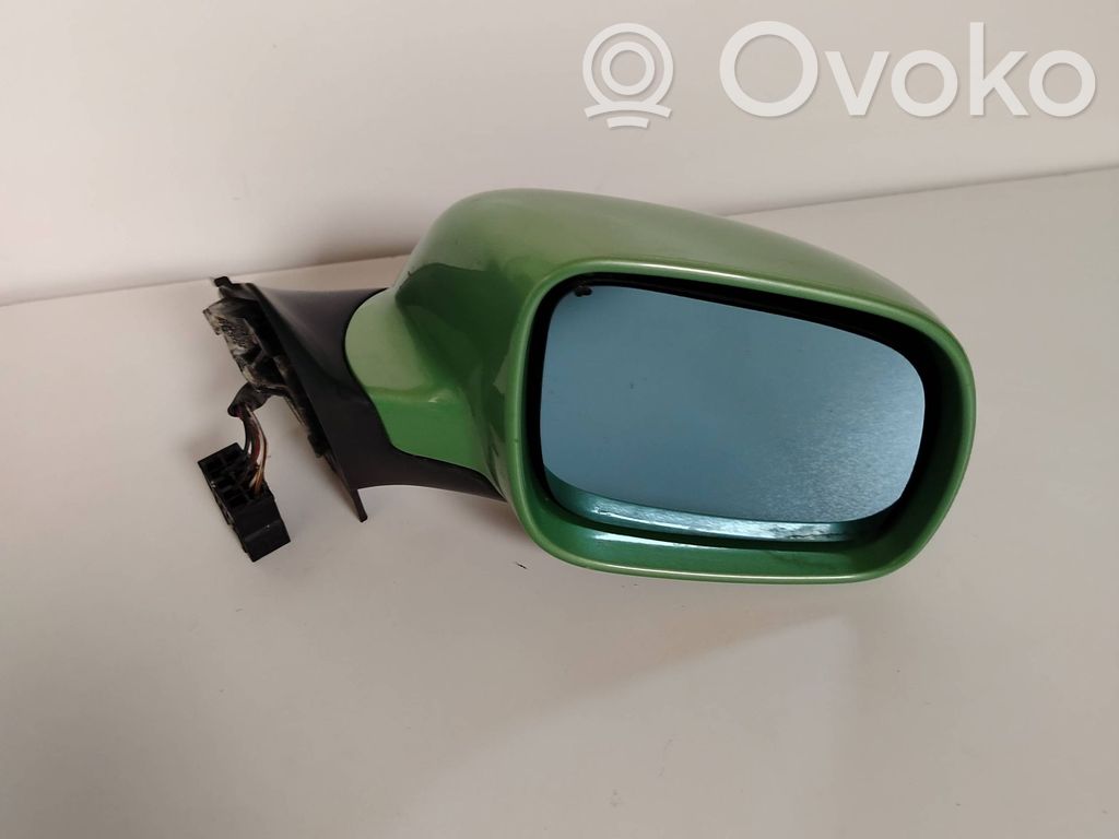 Audi A4 S4 B5 8D Front door electric wing mirror 