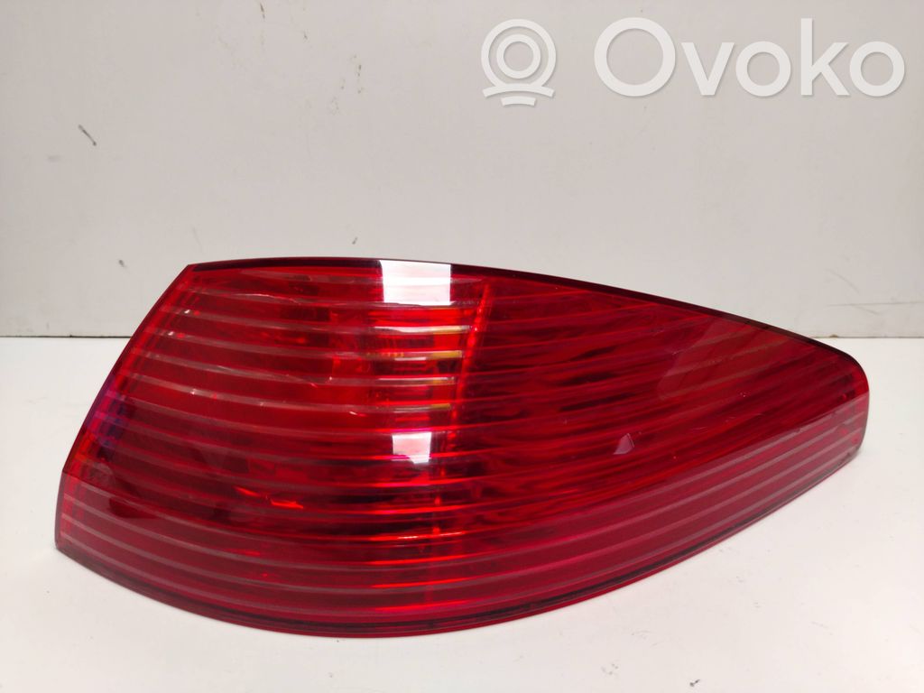 Peugeot 607 Rear/tail lights 