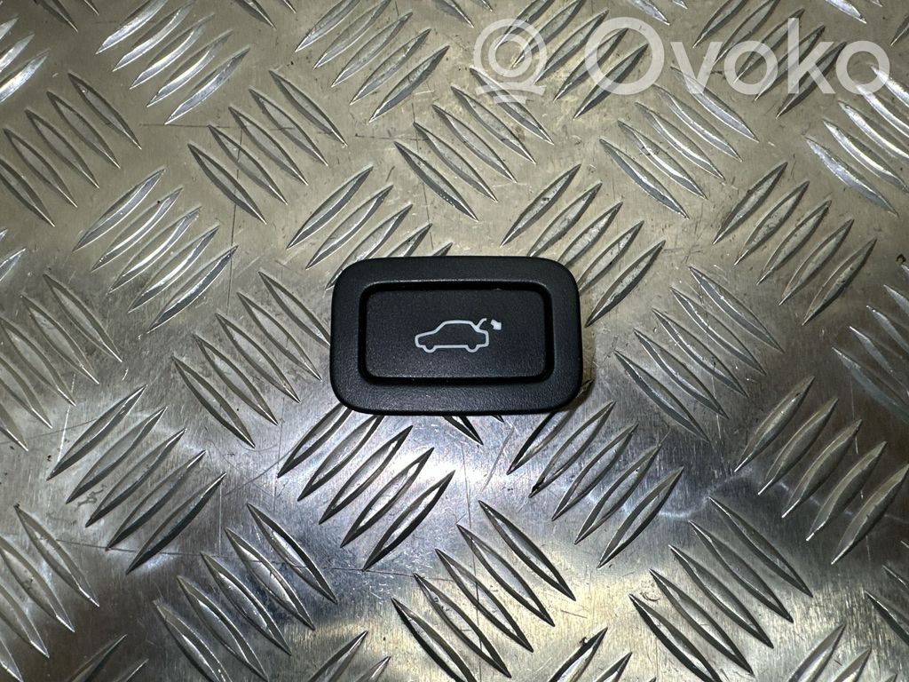 Volvo XC60 Tailgate opening switch 