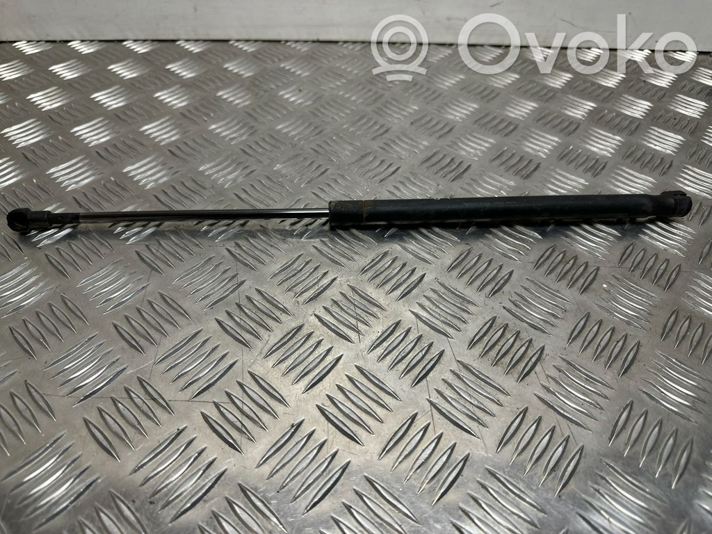 Volvo XC90 Tailgate strut 