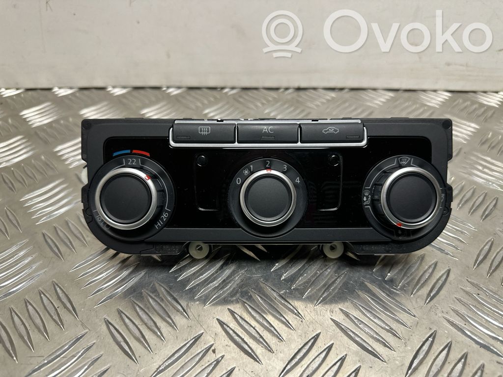 Volkswagen Tiguan Climate control unit 
