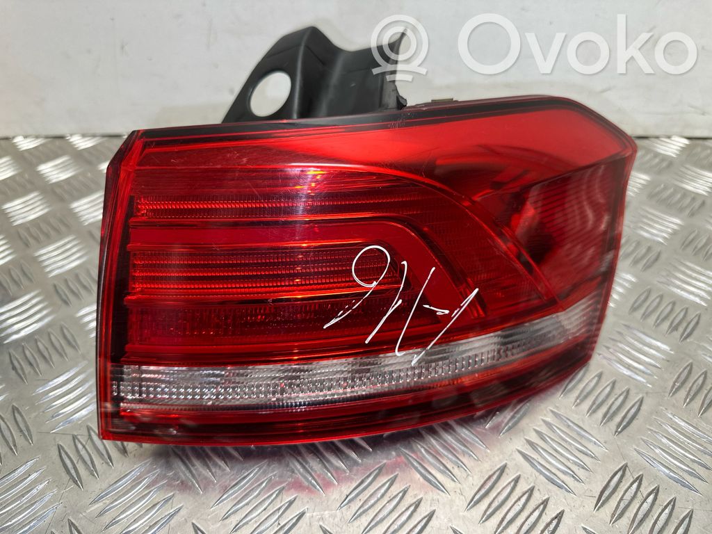 Volkswagen PASSAT B8 Lampa tylna 