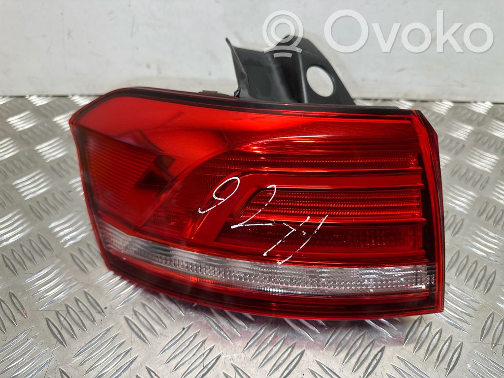 Volkswagen PASSAT B8 Lampa tylna 