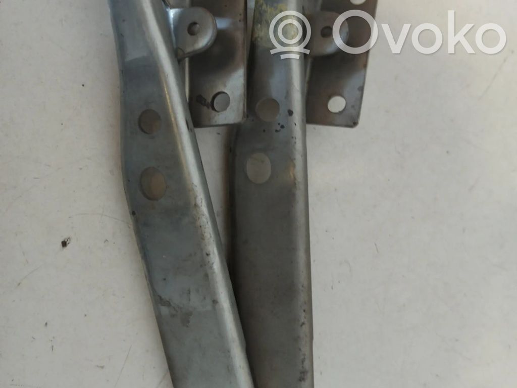 Dzinēja pārsega eņģe (-es)   4A0823301F,NOVO