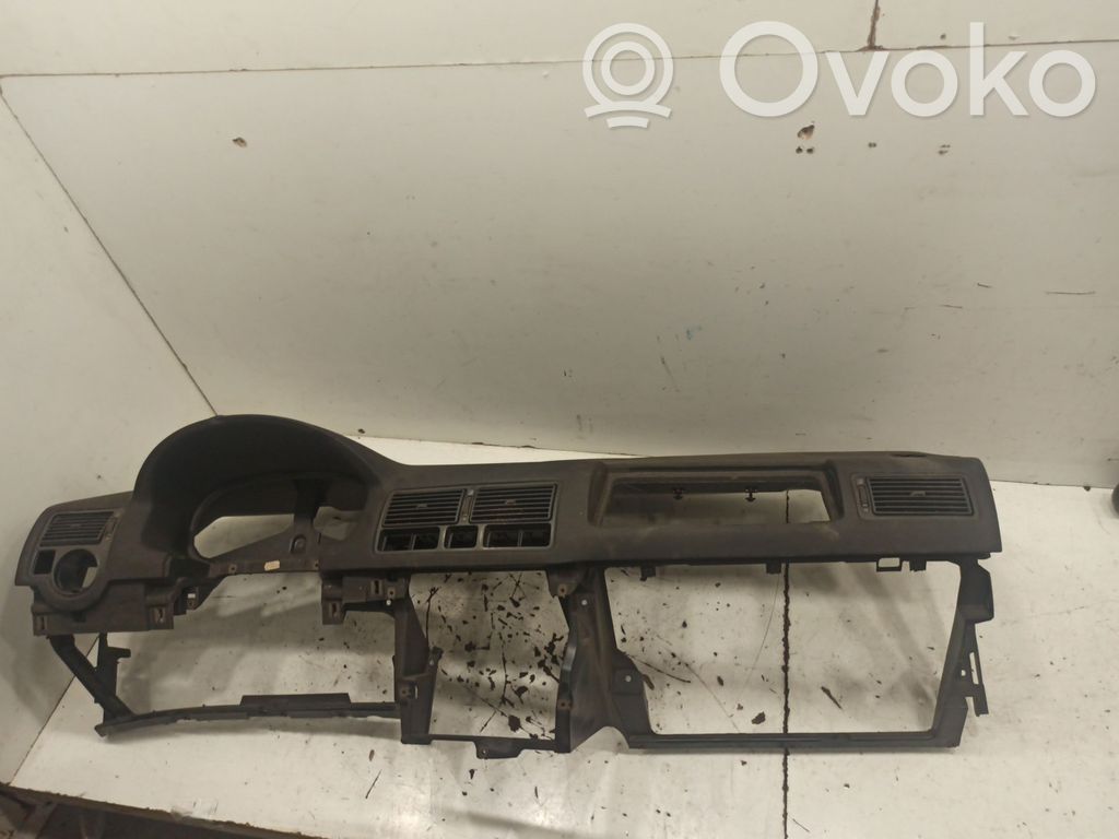 Dashboard   1J1857181A